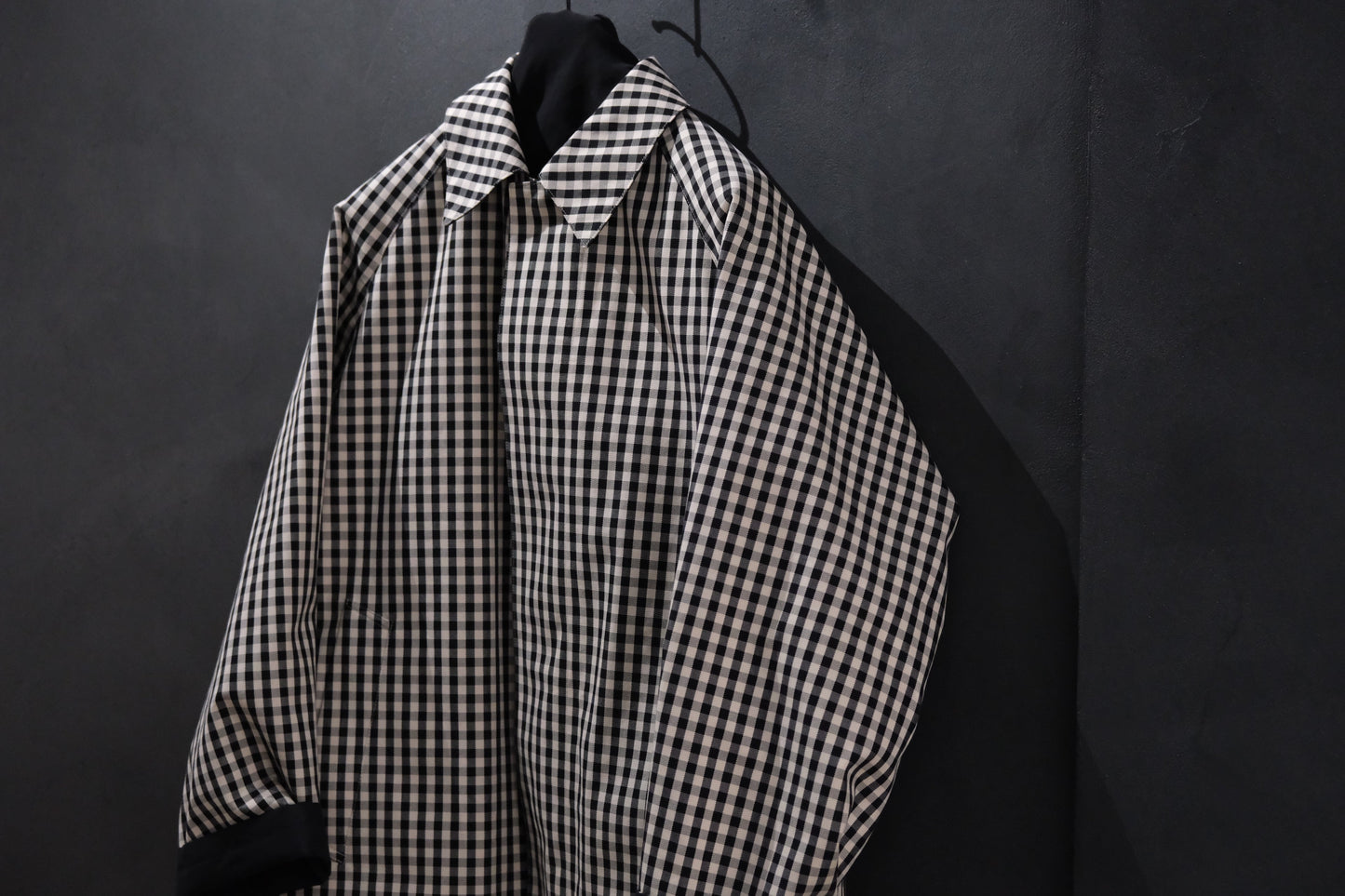 HEUGN/COAT062 Laurence Silk Pe RVR.