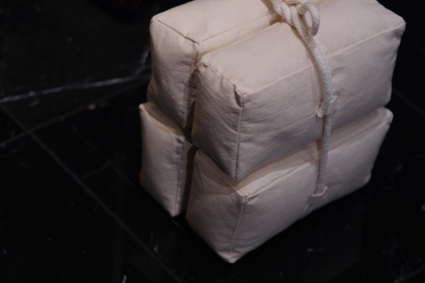 BRICK Pillow / 瀧川かずみ (KAZUMI TAKIGAWA)