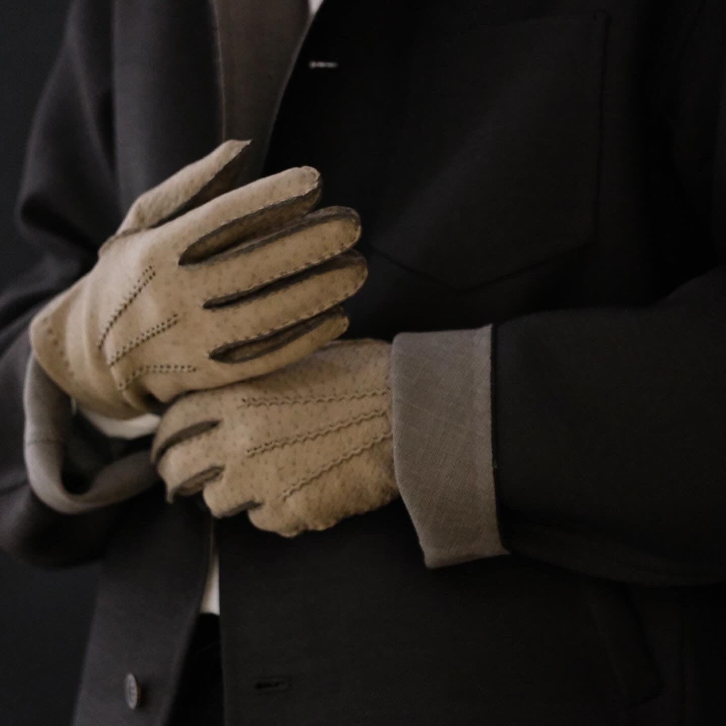 Thomas Riemer / Unlined peccary gloves / Taupe