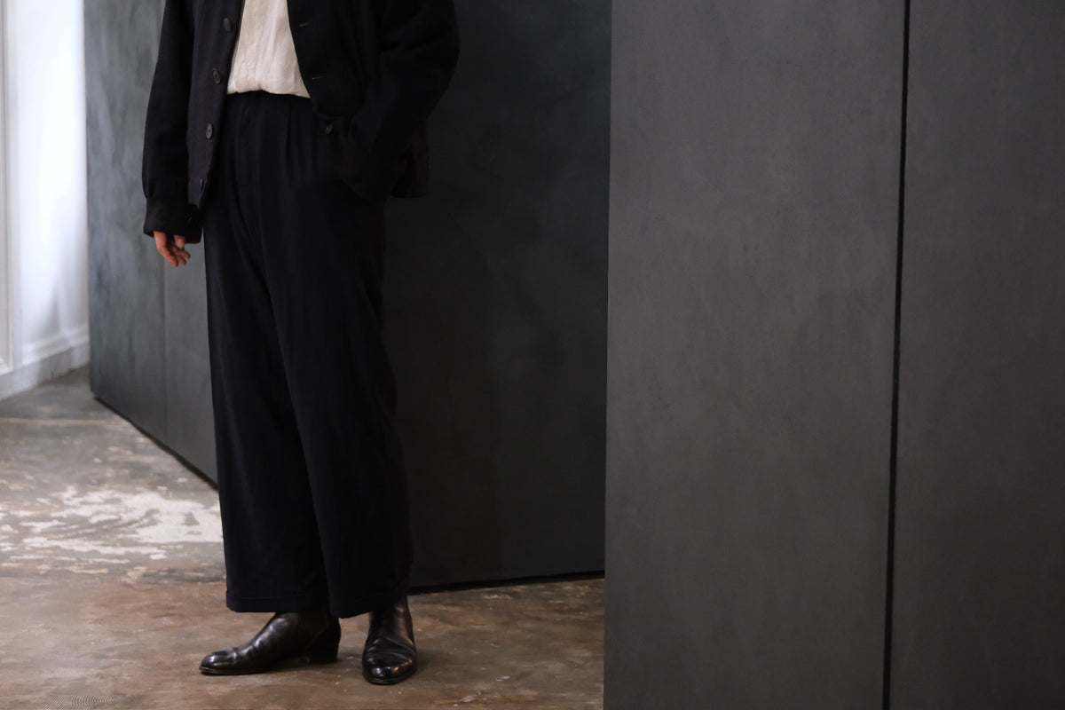 Geoffrey B. Small/EV6P11 fabric &color. Piacenza F.lli Cerriti Nobility Super 150’s 102/44 hand dyed Navy