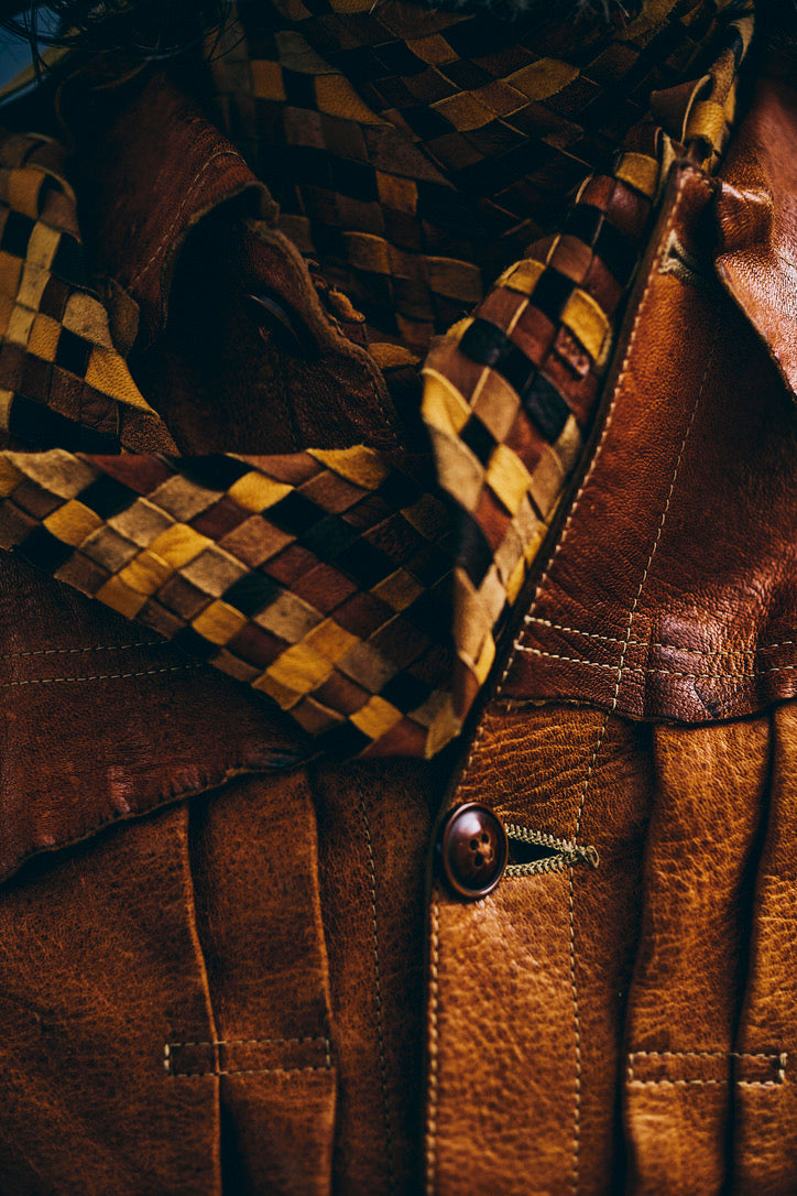 GOOD KARMA DEVELOPMENT /  Leather Stole"CASTRO" / BROWN