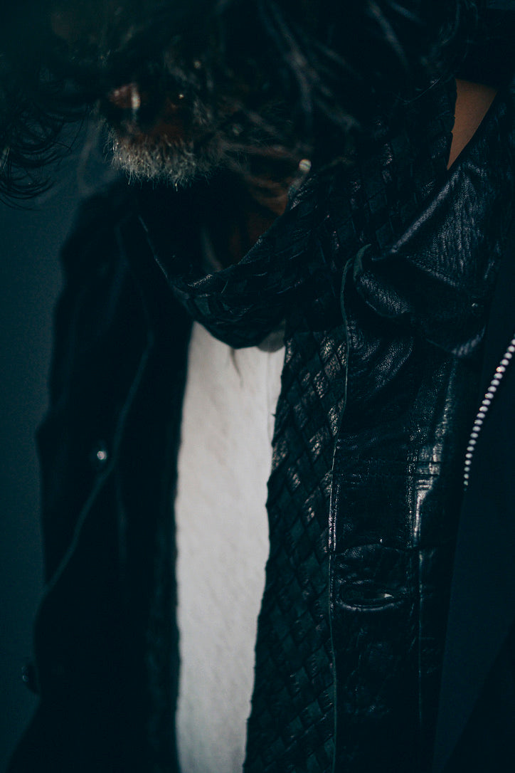 GOOD KARMA DEVELOPMENT /  Leather Stole"CASTRO" / BLACK