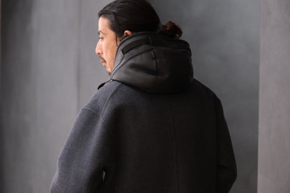 POSTELEGANT/ Mouton Hood
