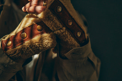 GOOD KARMA DEVELOPMENT /  Reversible  Mouton Gloves "WHIPPLE" / BROWN