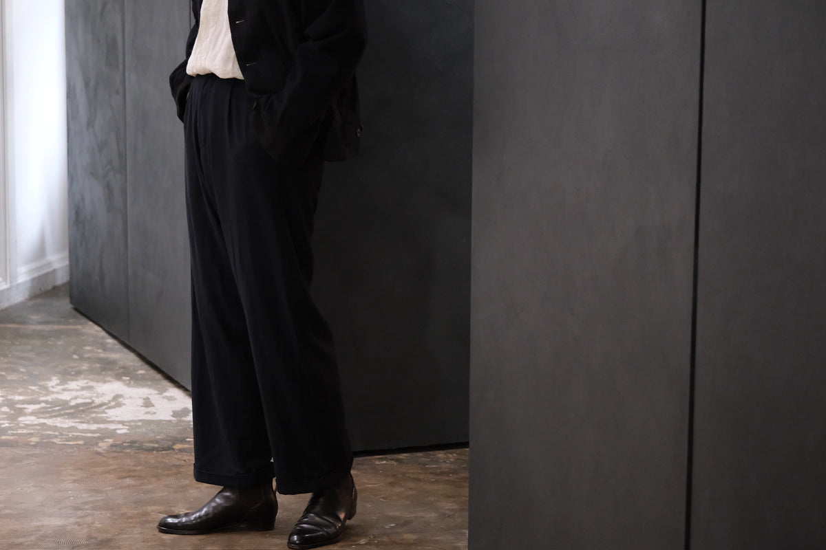 Geoffrey B. Small/EV6P11 fabric &color. Piacenza F.lli Cerriti Nobility Super 150’s 102/44 hand dyed Navy