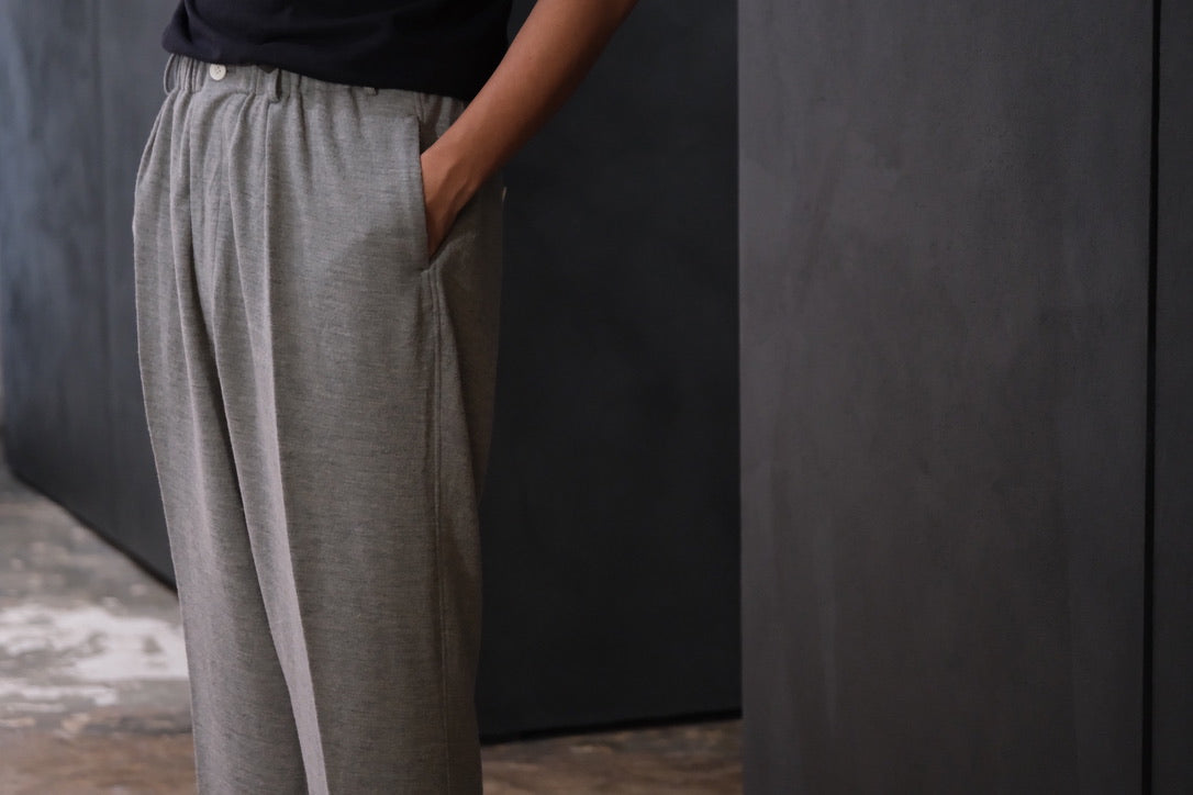 nonnotte/Elastic In-Tuck Wide Tapered Trousers/Super 120’s Air Inlay Melton