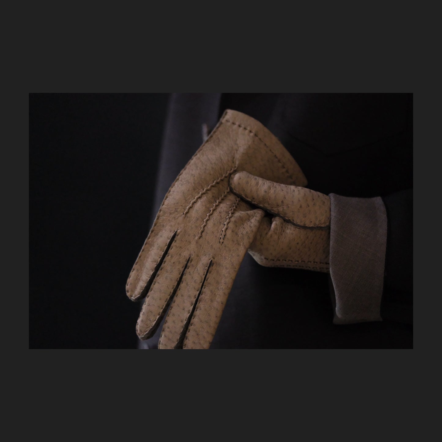 Thomas Riemer / Unlined peccary gloves / Taupe