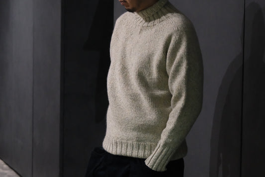 Slope slow / YOKE TOP TURTLE NECK SWEATER