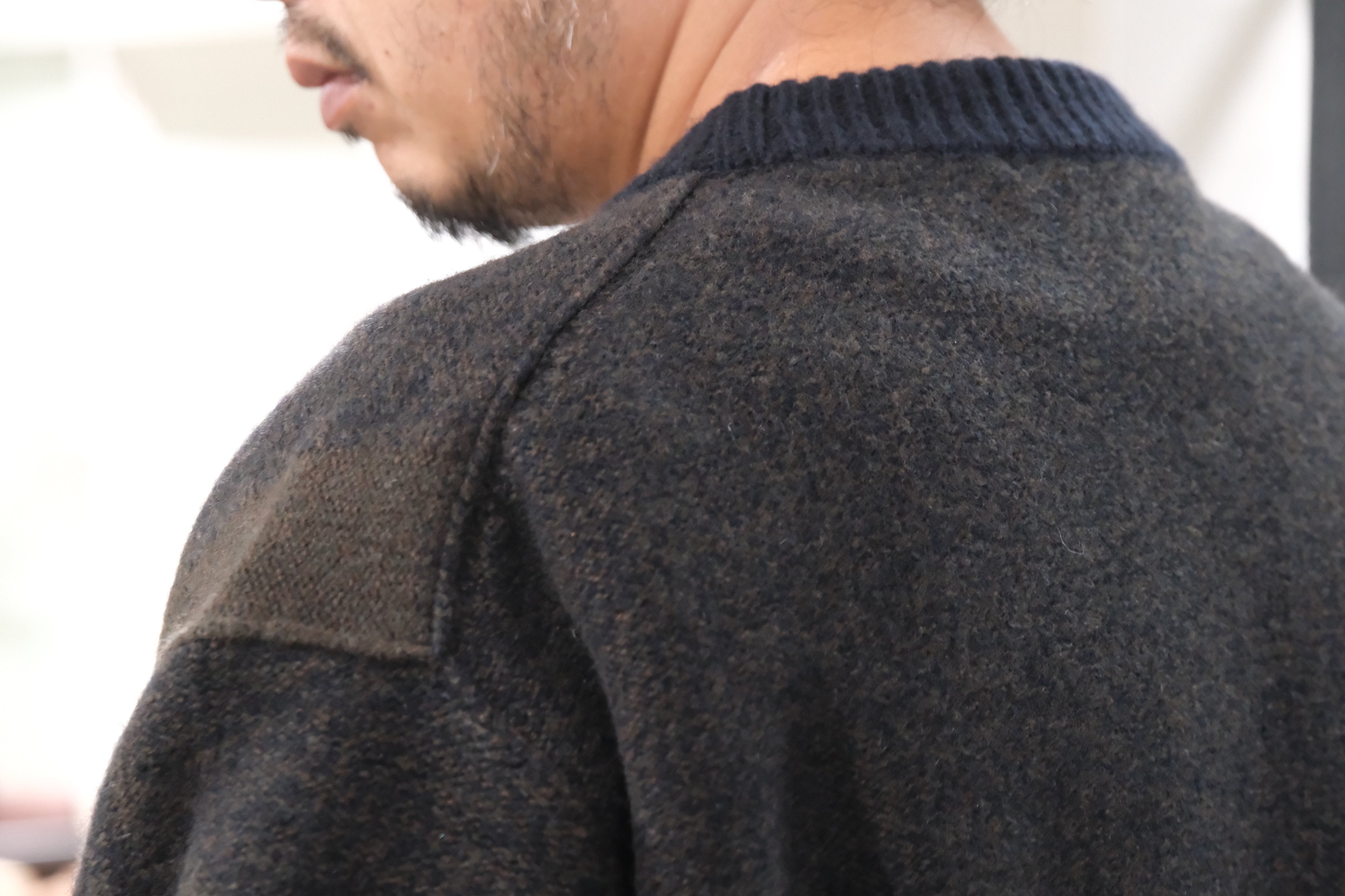 Slope slow /BICOLOR CREWNECK SWEATER – Lister