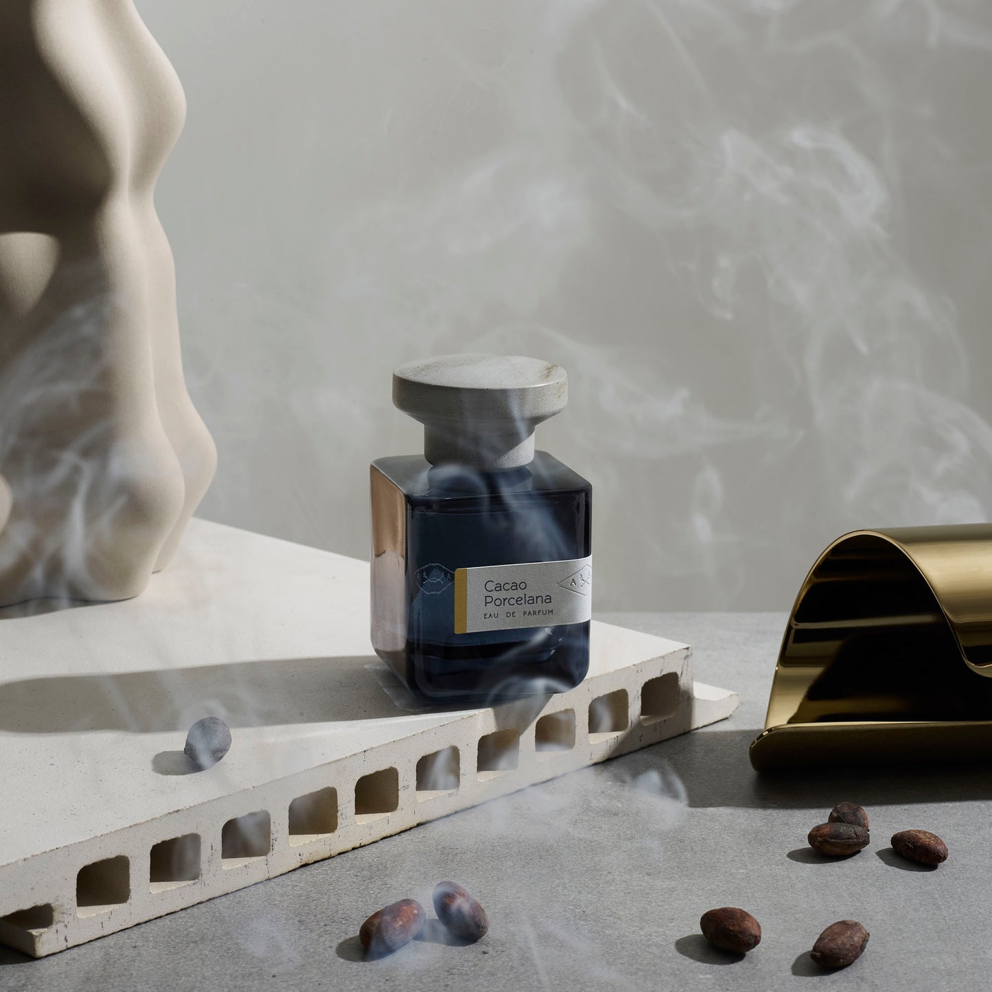 ATELIER MATERI / Cacao Porcelana