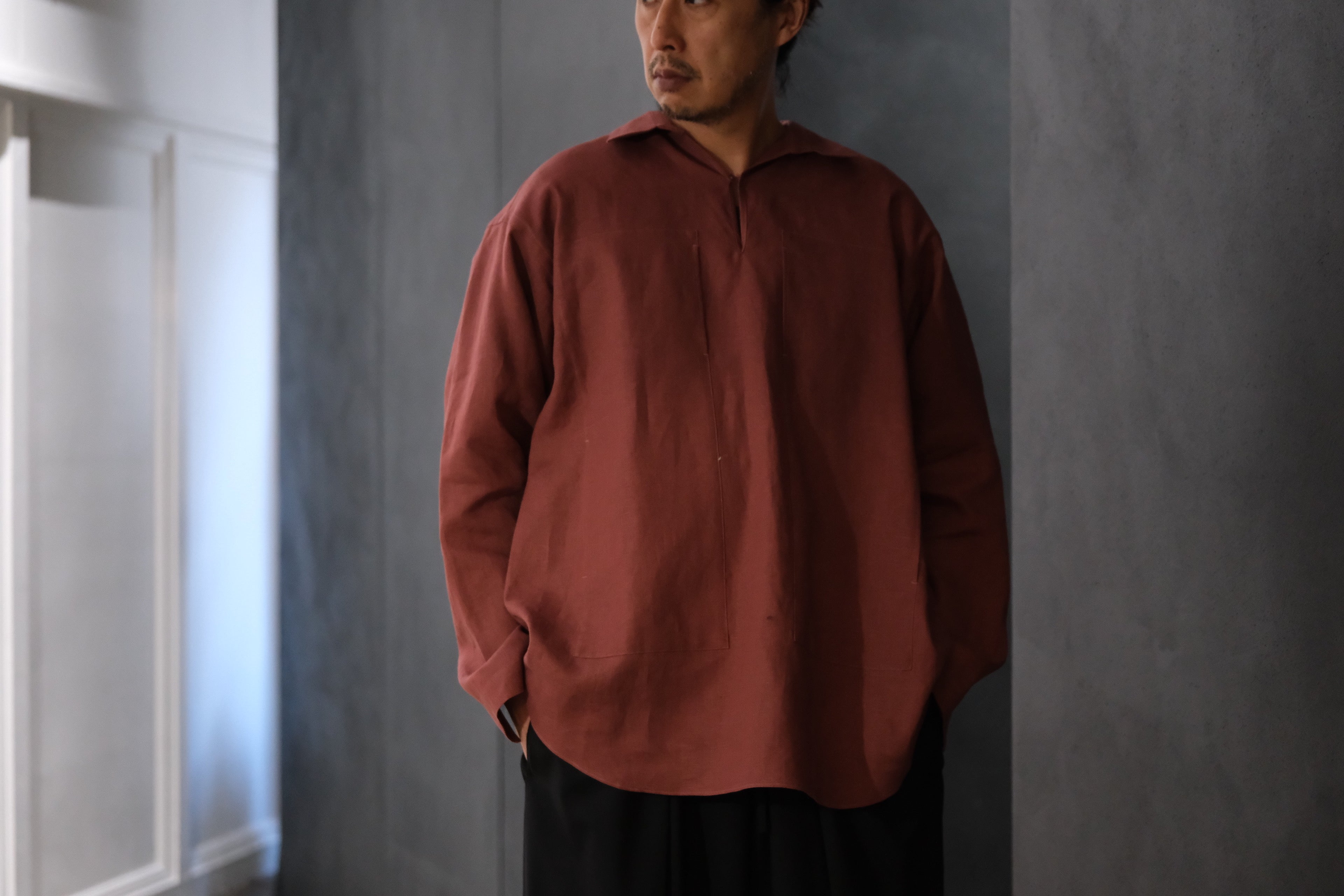 POSTELEGANT/ Linen Gathered Pull-Over Shirt/Dark Red – Lister