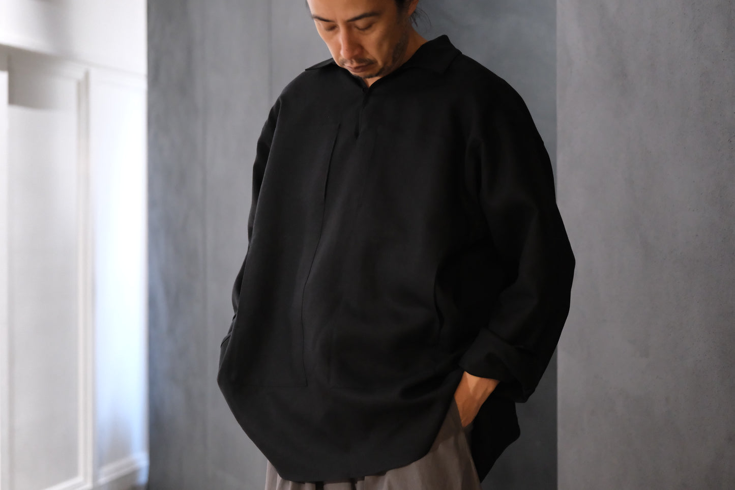 POSTELEGANT/ Linen Gathered Pull-Over Shirt/Black