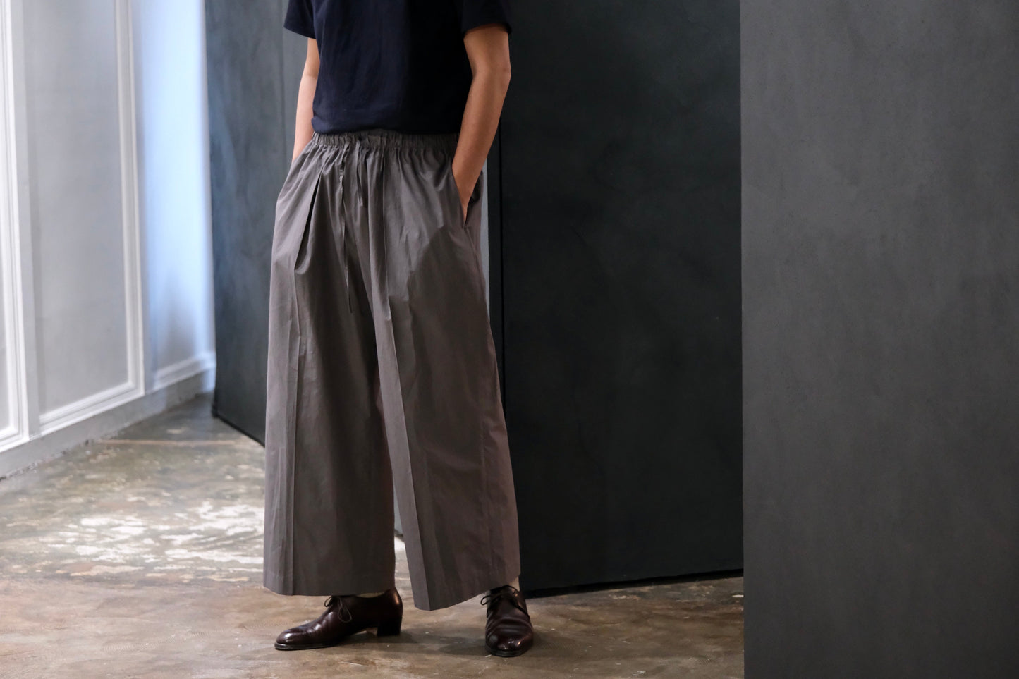POSTELEGANT/ High Count Cotton Extra Wide Trousers