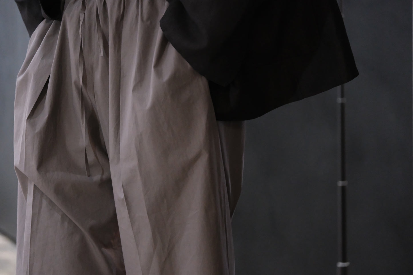 POSTELEGANT/ High Count Cotton Extra Wide Trousers