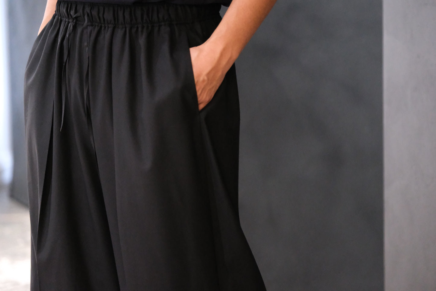 POSTELEGANT/ Wool Extra Wide Trousers