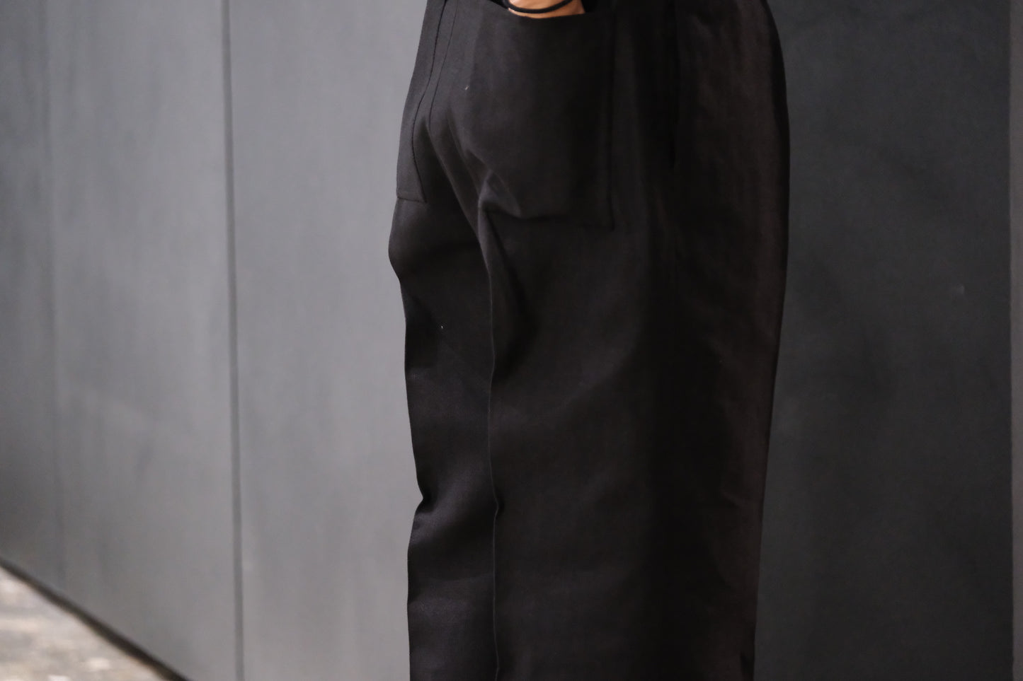 POSTELEGANT/ Washi Paper Rever Trousers