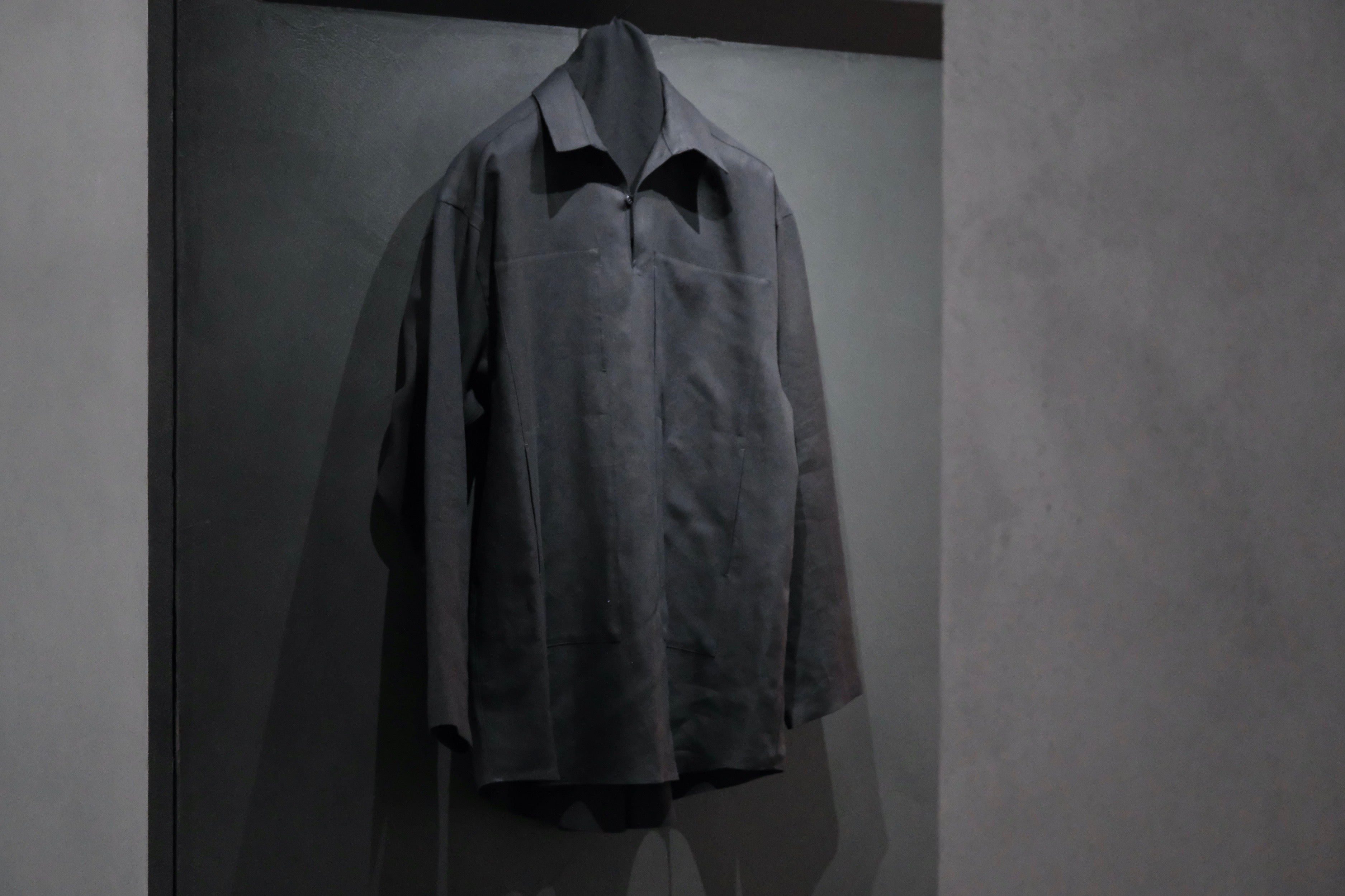 POSTELEGANT/ Linen Gathered Pull-Over Shirt/Black – Lister
