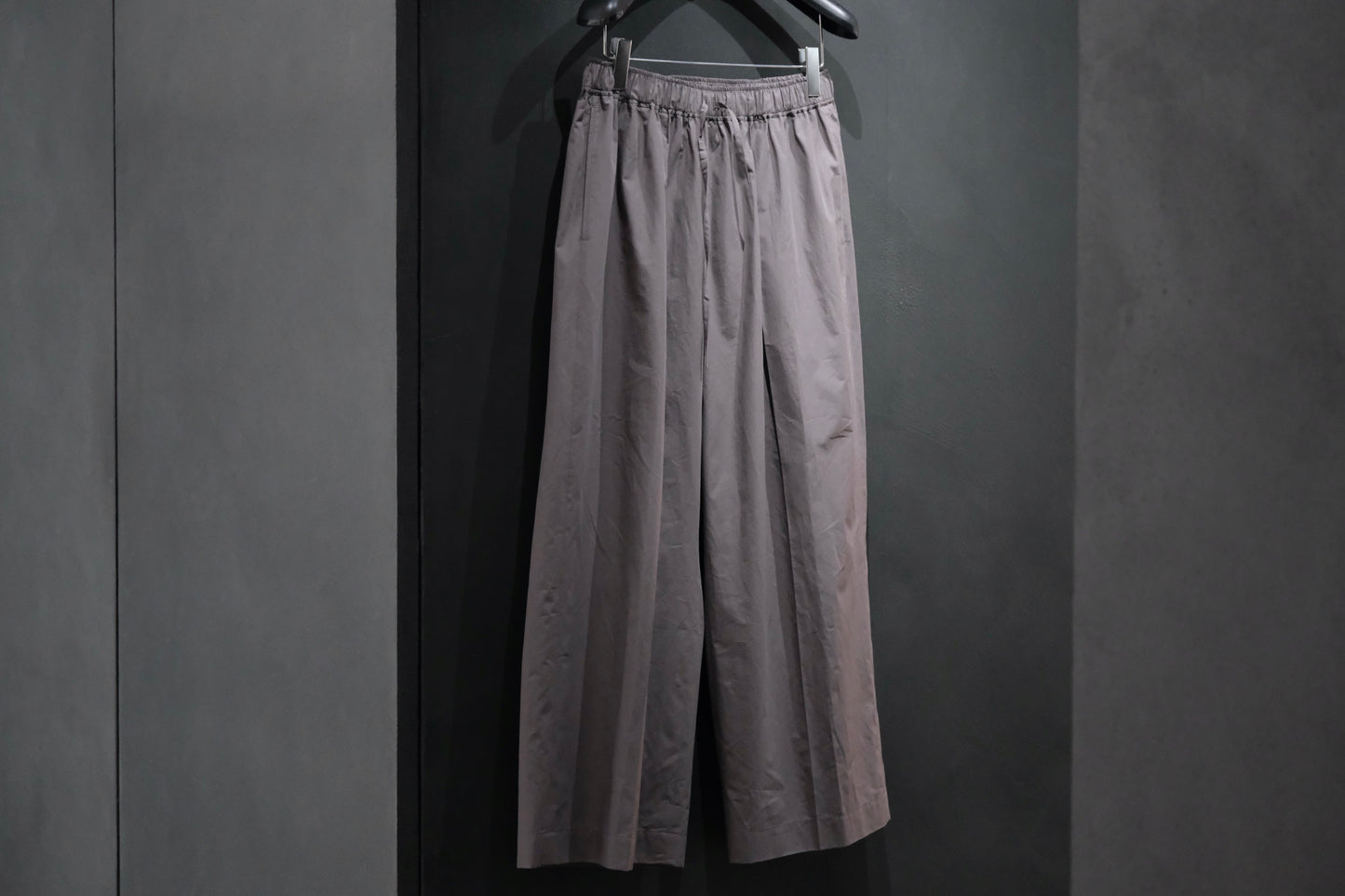 POSTELEGANT/ High Count Cotton Extra Wide Trousers