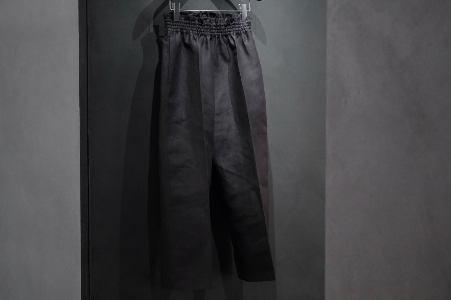 POSTELEGANT/ Washi Paper Rever Trousers