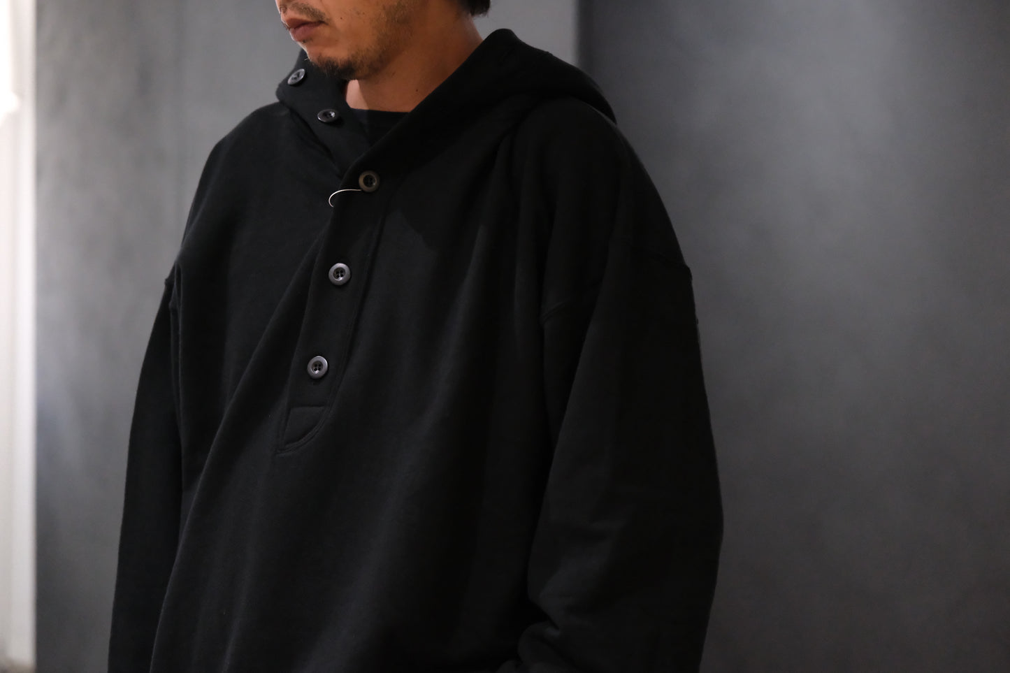 ANTOS/FRENCH TERRY HALF BUTTON DOWN HOODIE