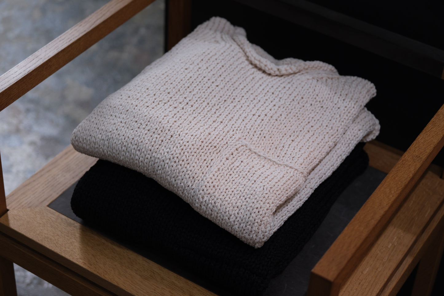 POSTELEGANT / Washi Paper Cotton Hand Knit Pull-Over / Black