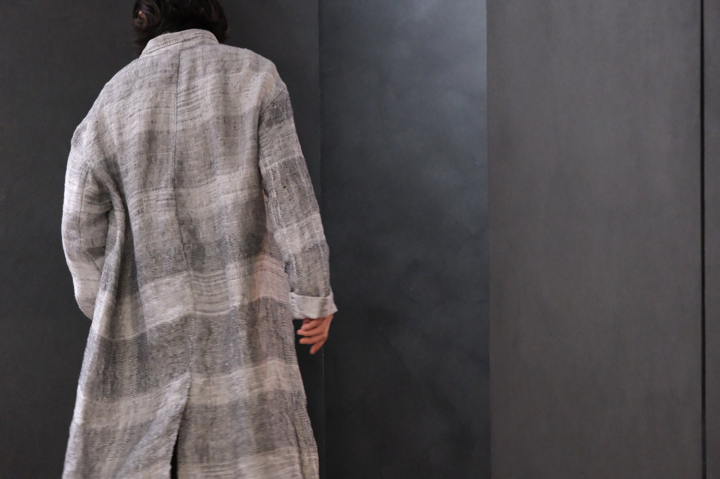 Isabella Stefanelli / (XVI)_Pablo Coat / Fabric 35_E “ On Ecru “ Hand Woven