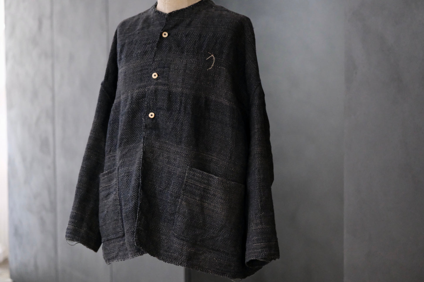 Isabella Stefanelli / (XVI)_Isadora Jacket / Fabric 37_U_BP  Hand Woven