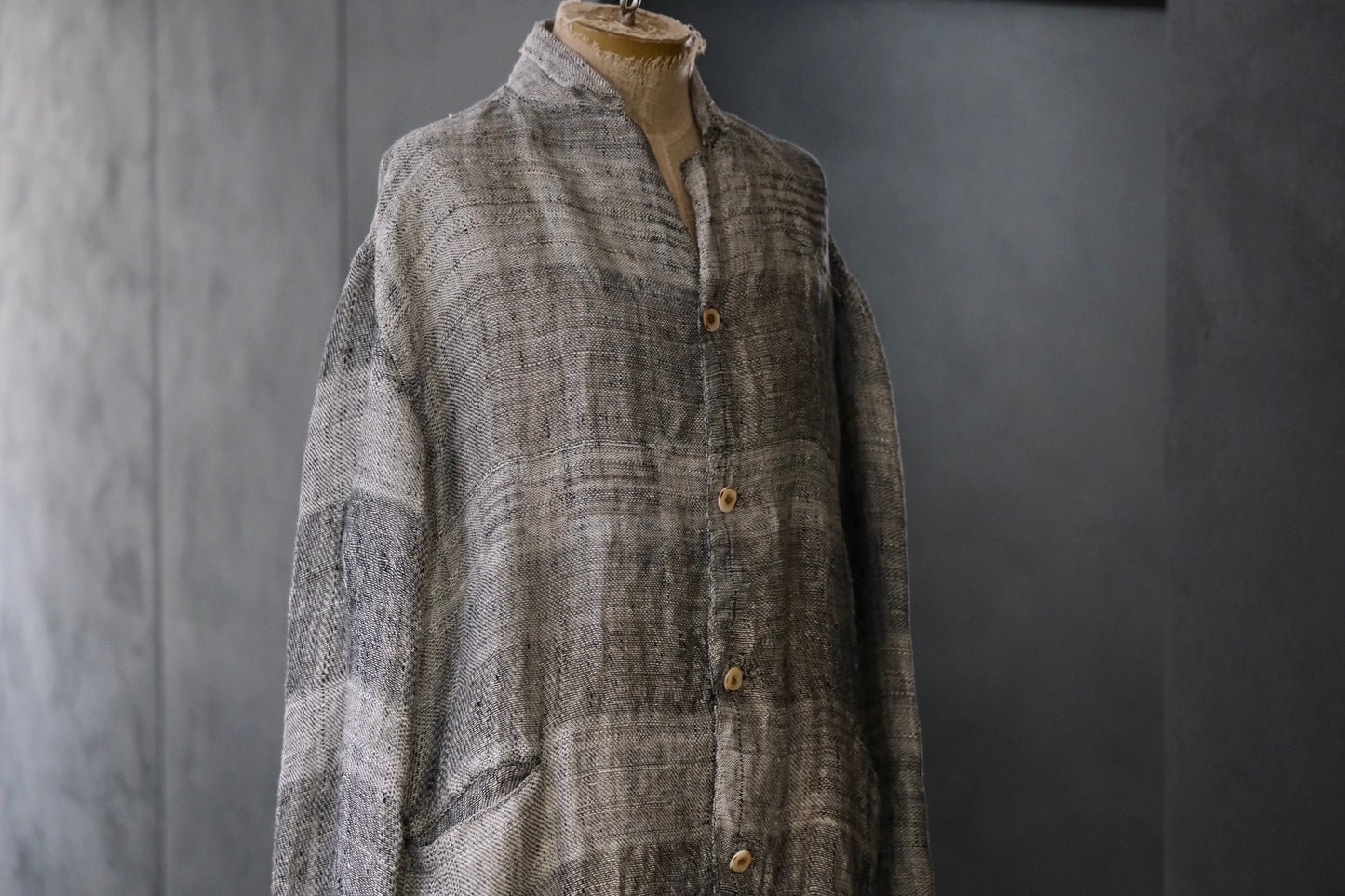 Isabella Stefanelli / (XVI)_Pablo Coat / Fabric 35_E “ On Ecru “ Hand Woven