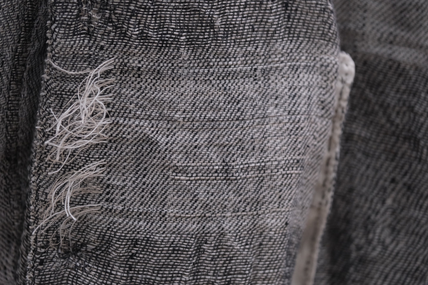 Isabella Stefanelli / (XVI)_Pablo Coat / Fabric 35_E “ On Ecru “ Hand Woven