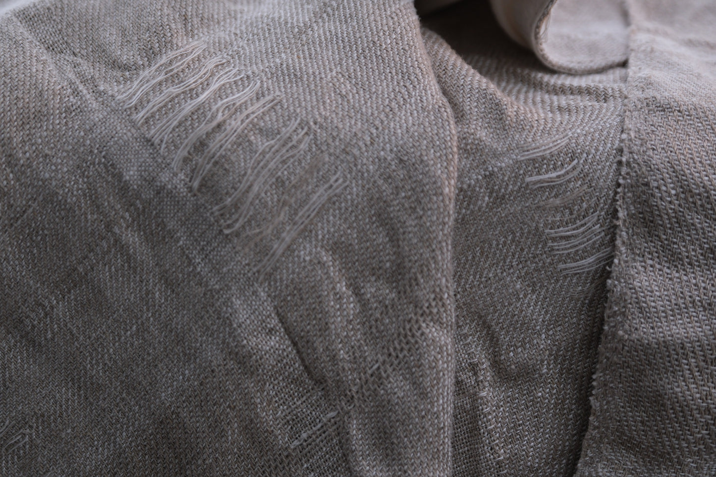 Isabella Stefanelli / (XVI)_James Coat  /  Fabric 34_E “ Lino Tales” Hand Woven
