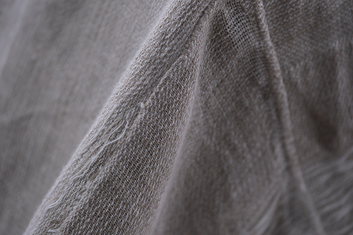 Isabella Stefanelli / (XVI)_James Coat  /  Fabric 34_E “ Lino Tales” Hand Woven