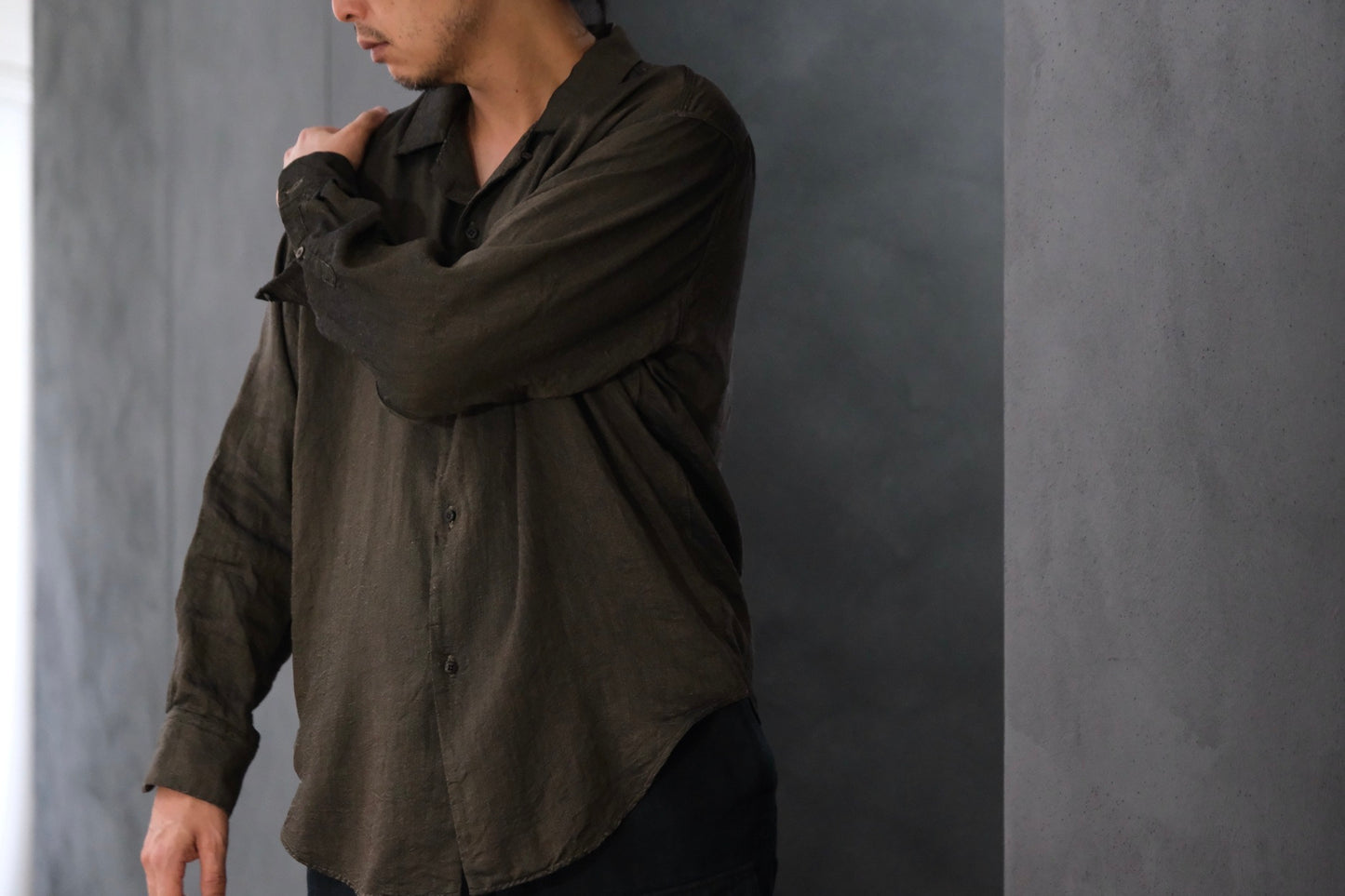 【受注商品】MINIMAL SLOPE / OPEN COLLARD SHIRT　(Sample Color : Drab)