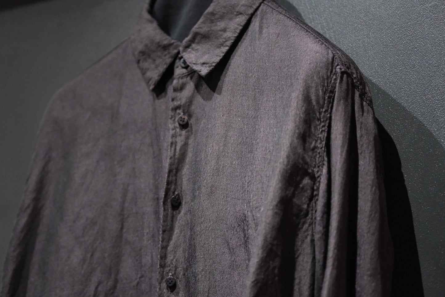 【受注商品】MINIMAL SLOPE / BASIC SHIRT　(Sample Color : Amaranth)