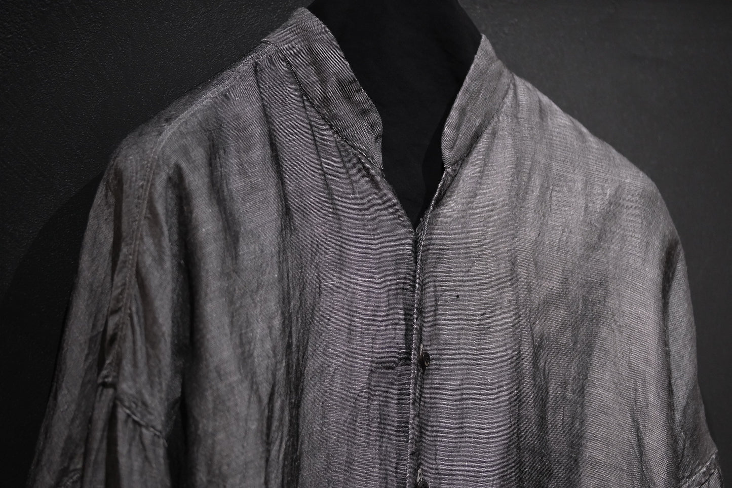 【受注商品】MINIMAL SLOPE / TOP BUTTONLESS SHIRT　(Sample Color : 無染色)