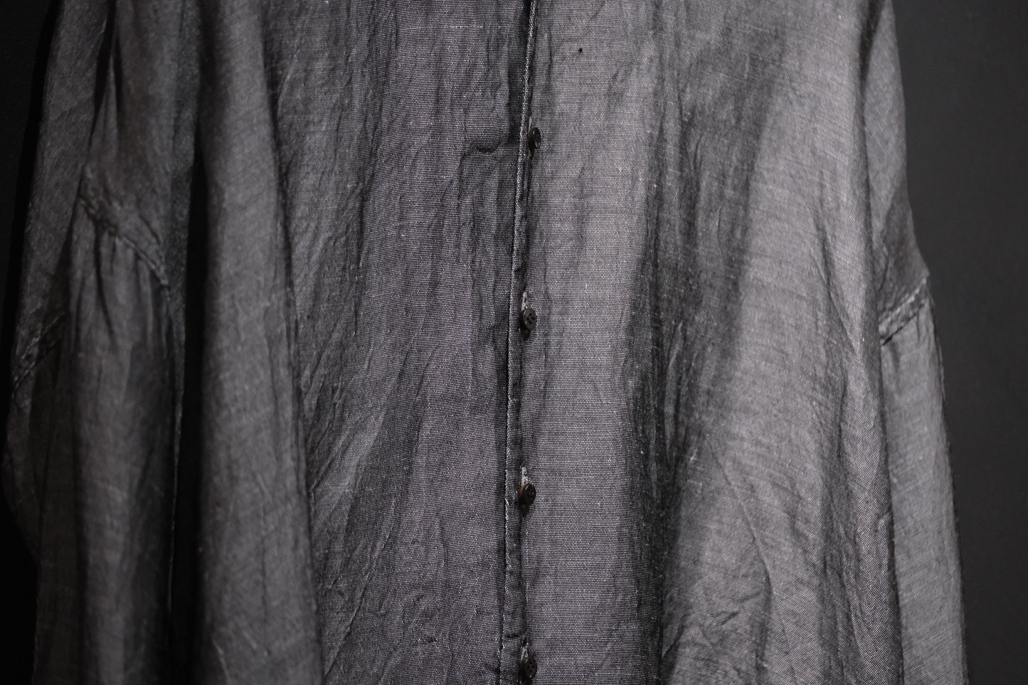 【受注商品】MINIMAL SLOPE / TOP BUTTONLESS SHIRT　(Sample Color : 無染色)