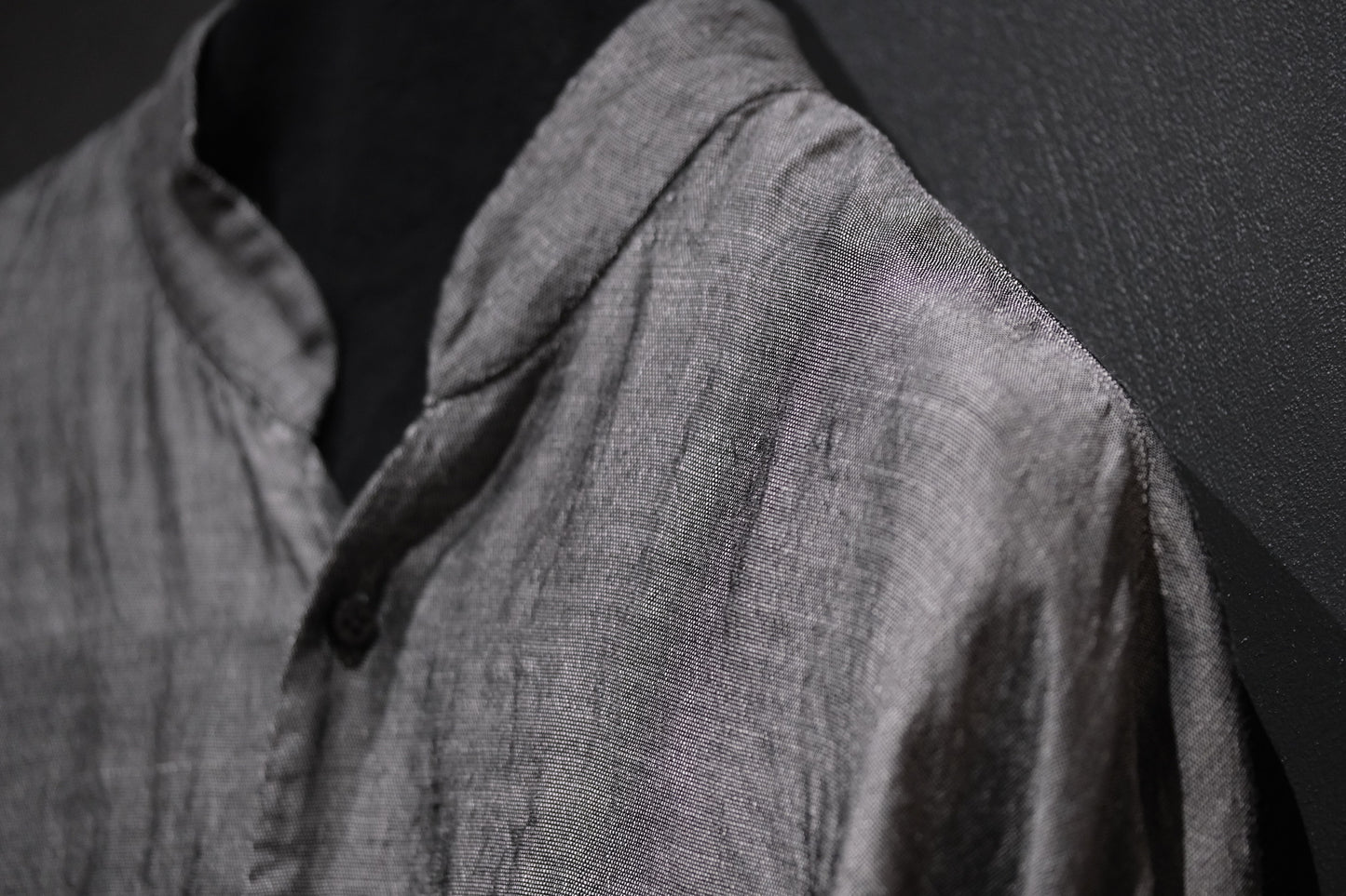 【受注商品】MINIMAL SLOPE / TOP BUTTONLESS SHIRT　(Sample Color : 無染色)