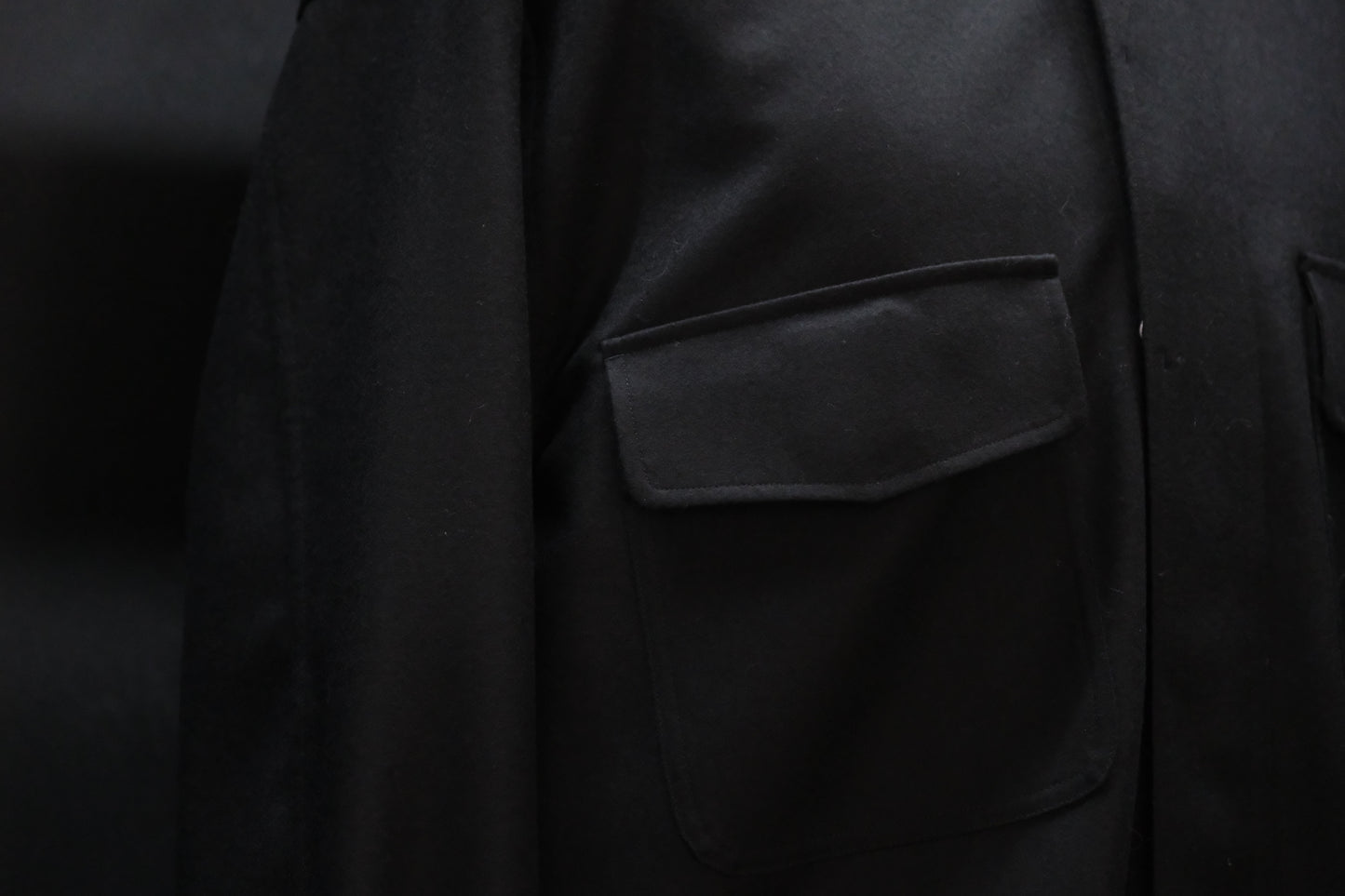 ANTOS/DOUBLE POCKET OVER SHIRT/BLACK