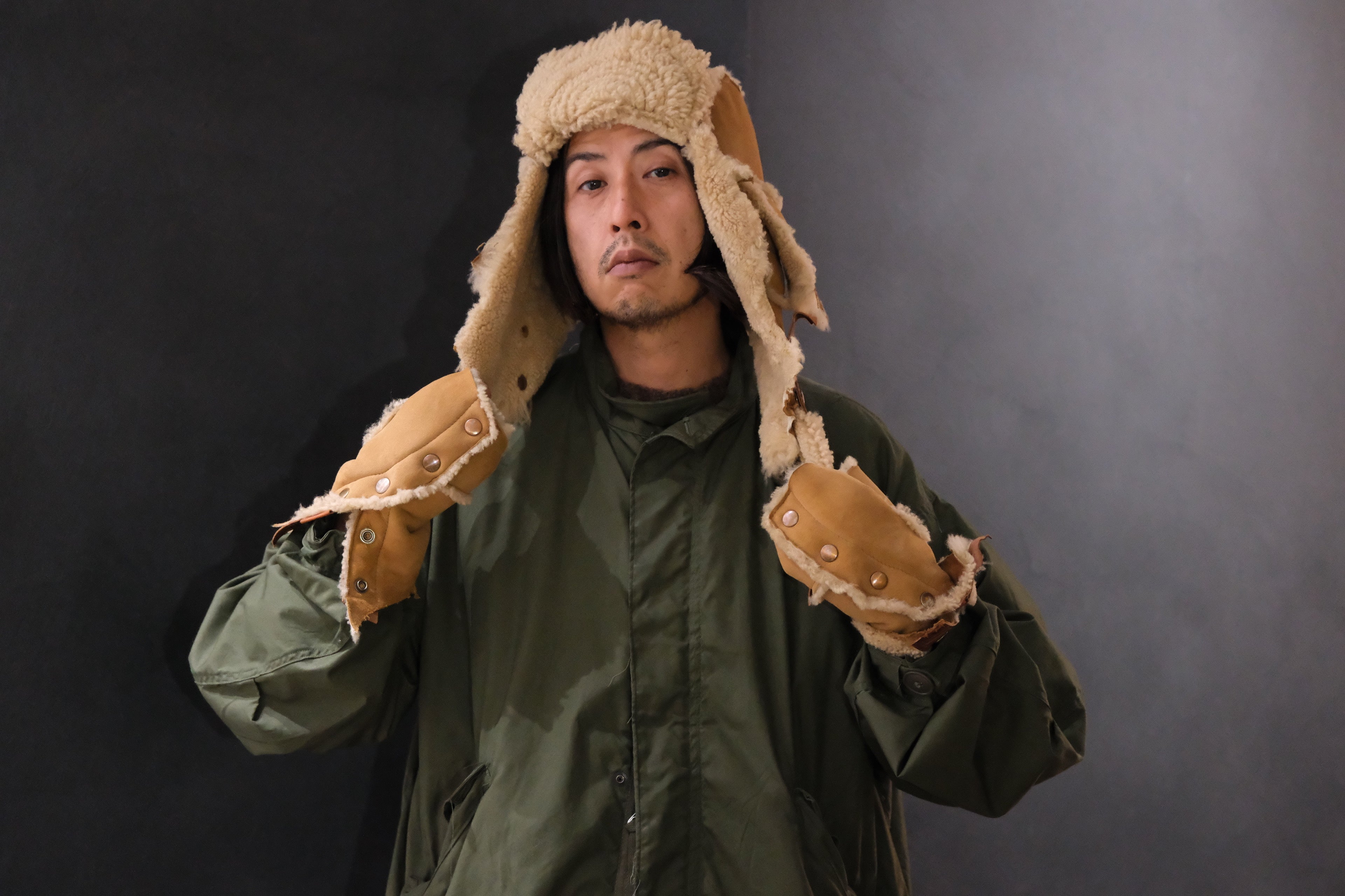 GOOD KARMA DEVELOPMENT / Reversible Mouton Gloves 