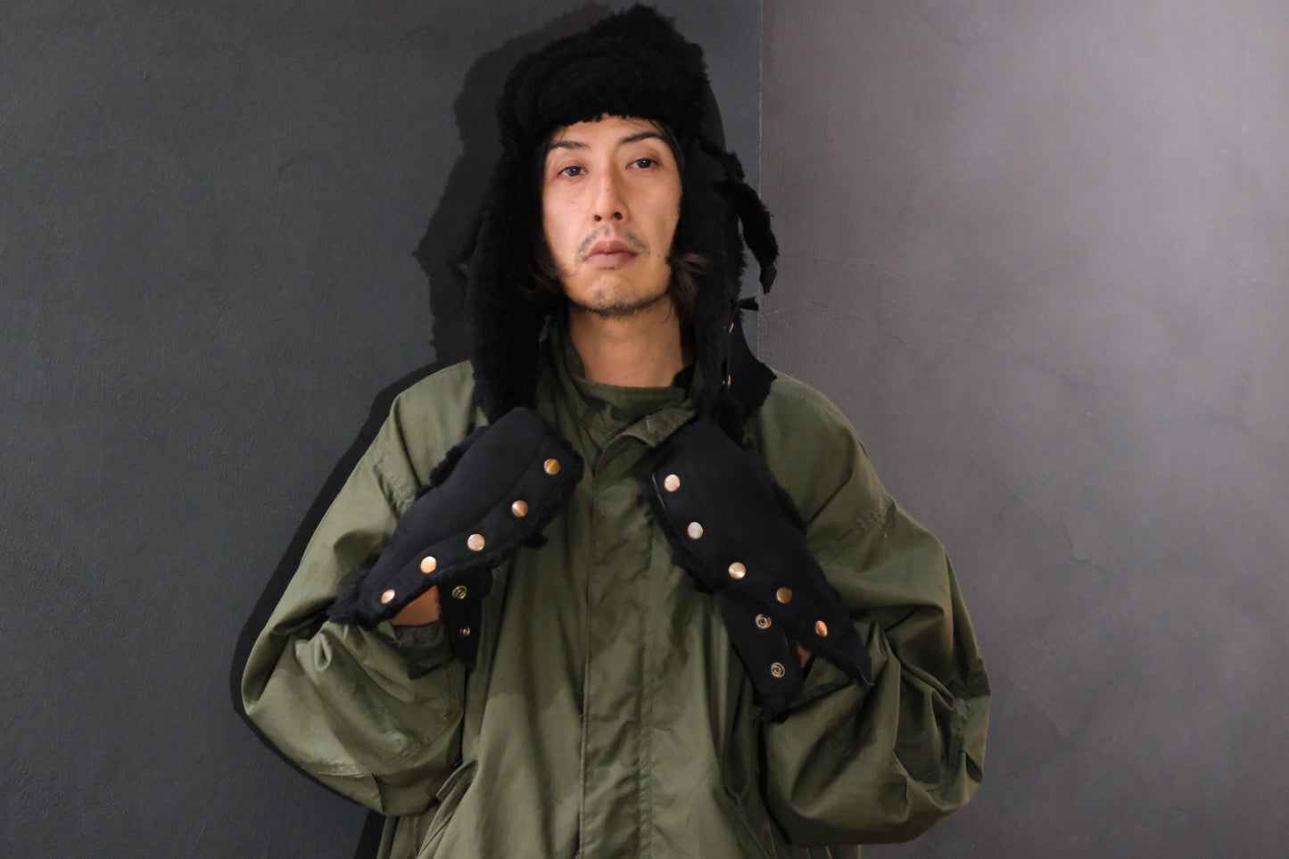GOOD KARMA DEVELOPMENT /  Reversible  Mouton Gloves "WHIPPLE" / BLACK