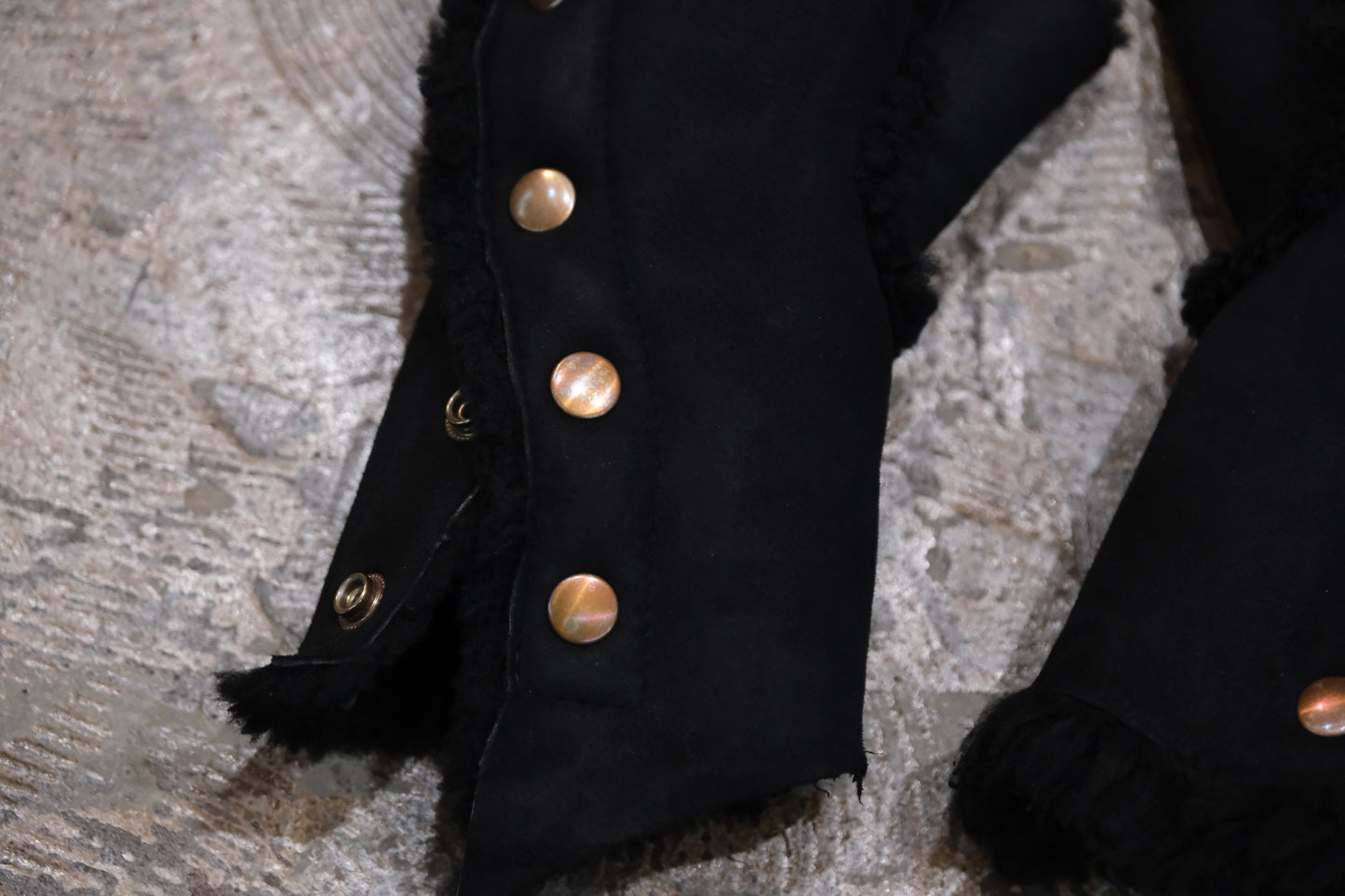 GOOD KARMA DEVELOPMENT /  Reversible  Mouton Gloves "WHIPPLE" / BLACK