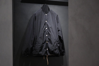 【受注商品】wright. / No-coller coach jacket (Hight density nylon taffeta coating / European vintage linen Sumi ink dye )