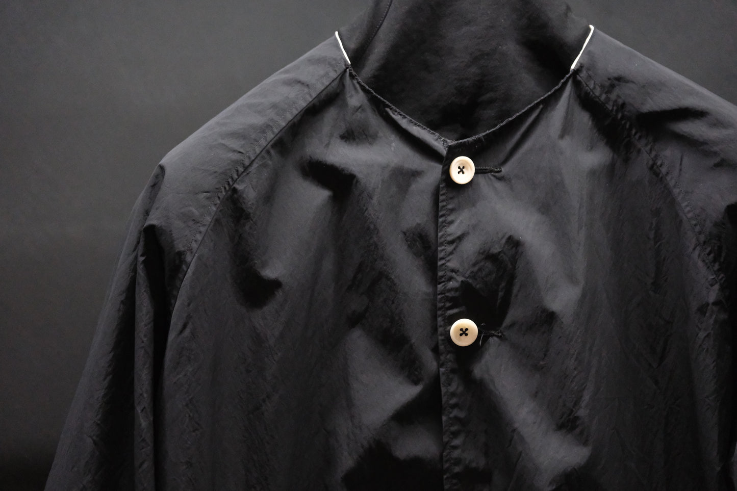 【受注商品】wright. / No-coller coach jacket (Hight density nylon taffeta coating / European vintage linen Sumi ink dye )