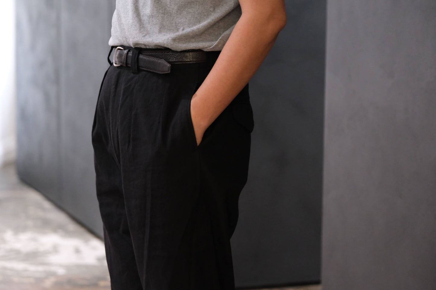 2027SS受注商品COHÉRENCE/NICOLAS/LINEN/COTTON CHEVRON/BLACK