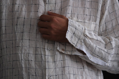 Wright. Oversized stand collar shirt  (LINEN NAVY CHECKED &STRIPE)