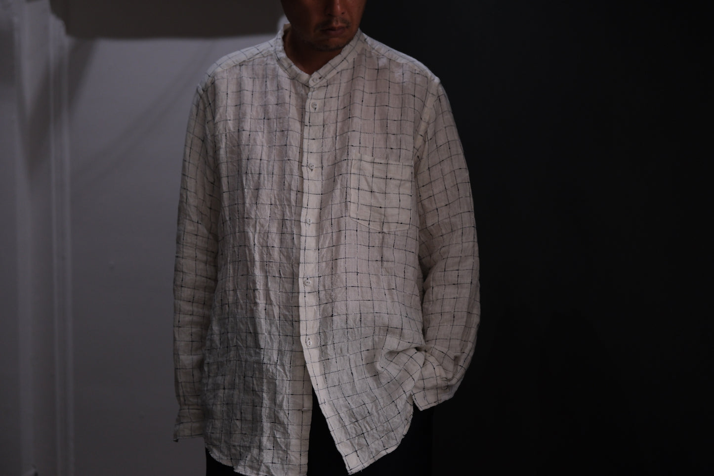 Wright. Oversized stand collar shirt  (LINEN NAVY CHECKED &STRIPE)