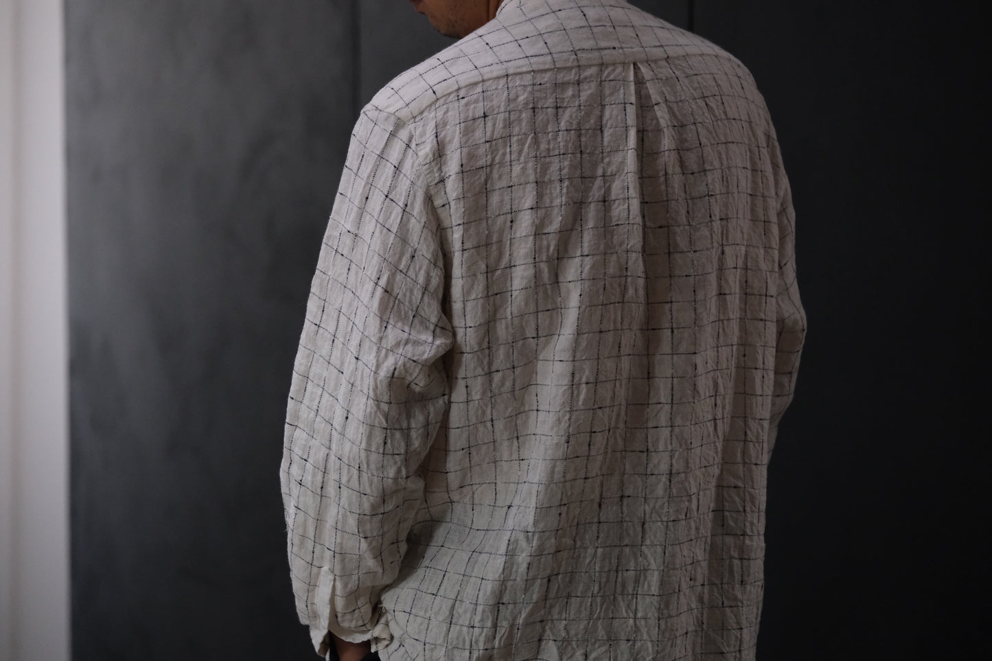 Wright. Oversized stand collar shirt  (LINEN NAVY CHECKED &STRIPE)