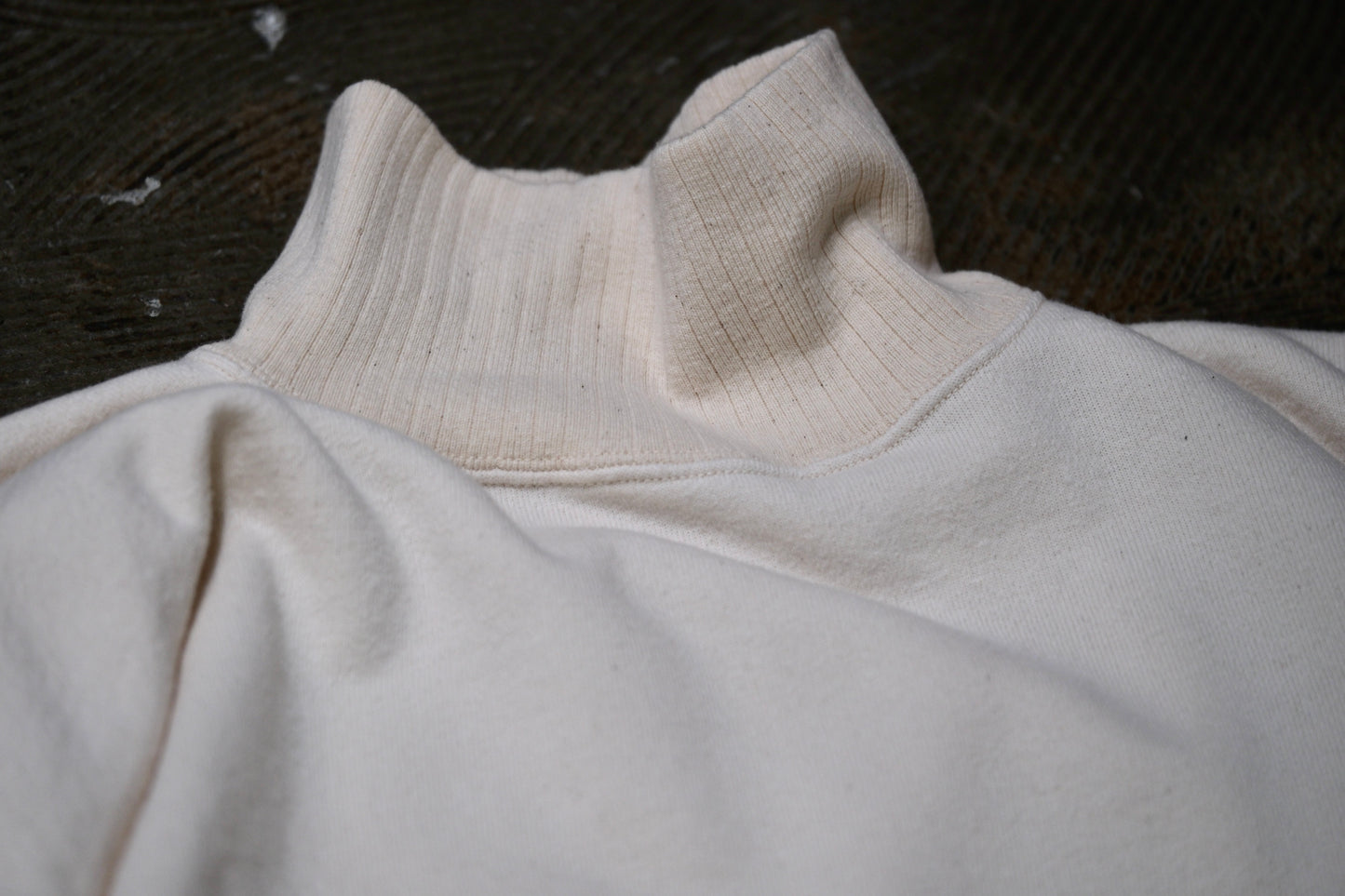 Special In Ordinary / HUN Pile High-Neck Long Sleeve / RAW (生成り）