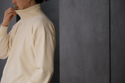 Special In Ordinary / HUN Pile High-Neck Long Sleeve / RAW (生成り）