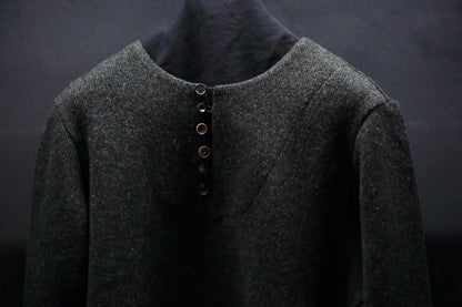 A TENTATIVE ATELIER /  Basil  /  HENRY NECK KNIT