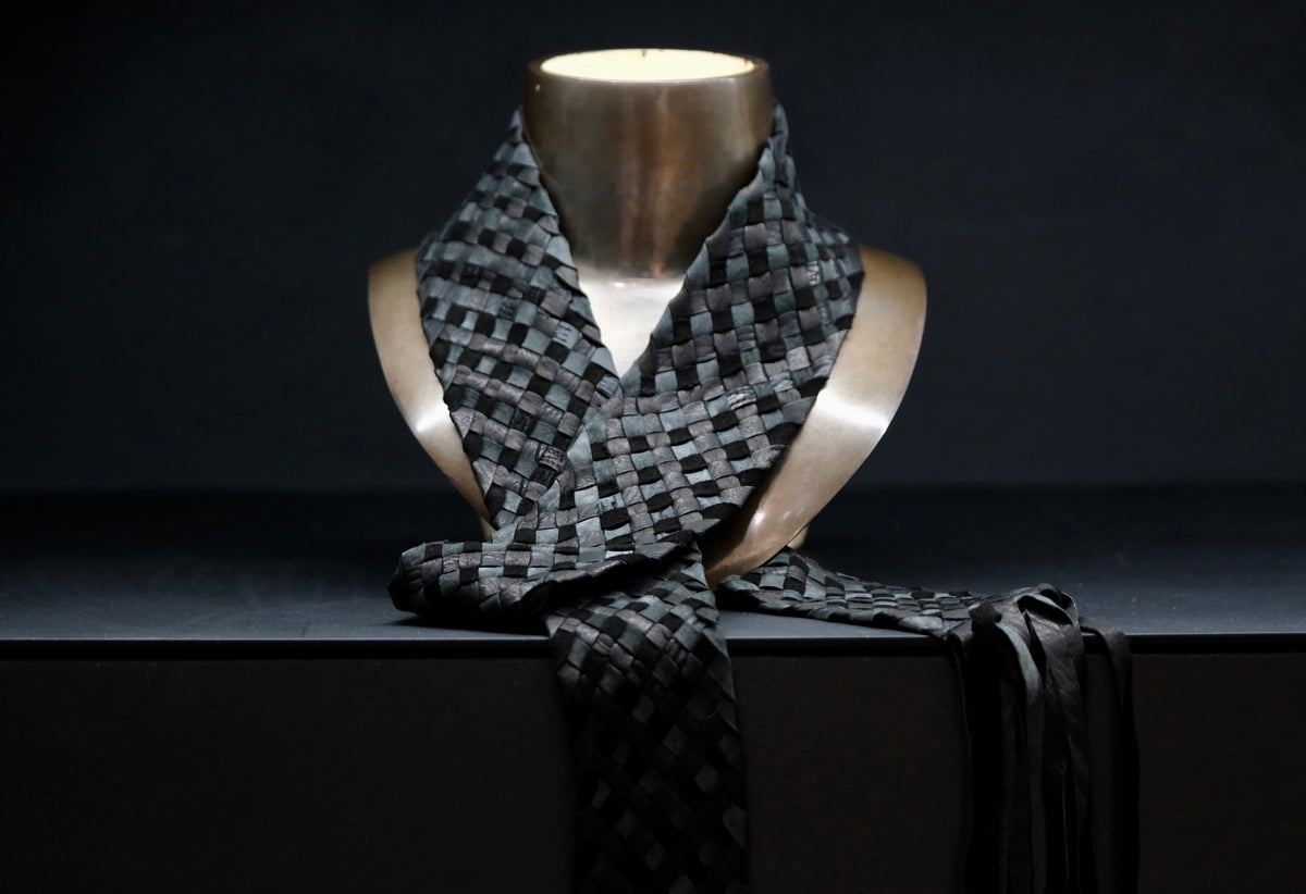 GOOD KARMA DEVELOPMENT /  Leather Stole"CASTRO" / BLACK